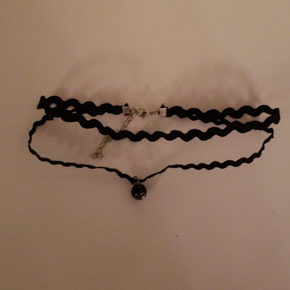 7 choker necklaces - Picture 3 of 7